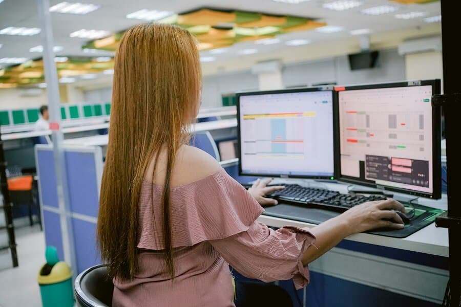 611 Global team on the operations floor in the Philippines
